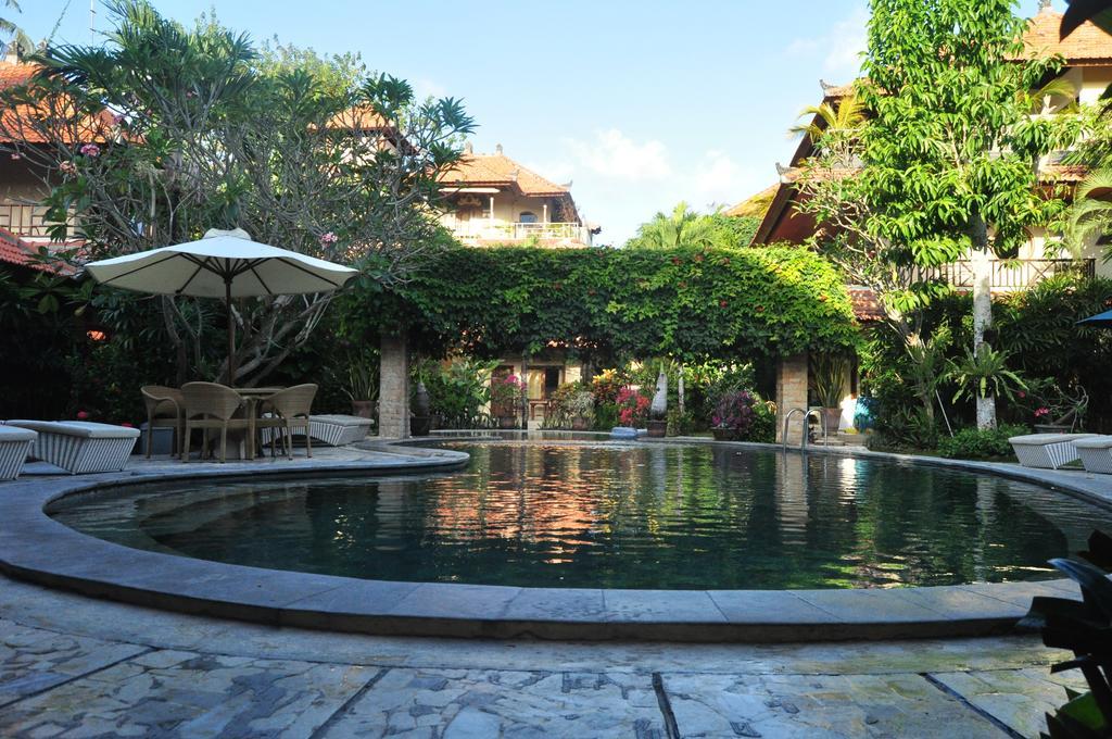 โรงแรมคัสนาดี เลอกีอัน ภายนอก รูปภาพ