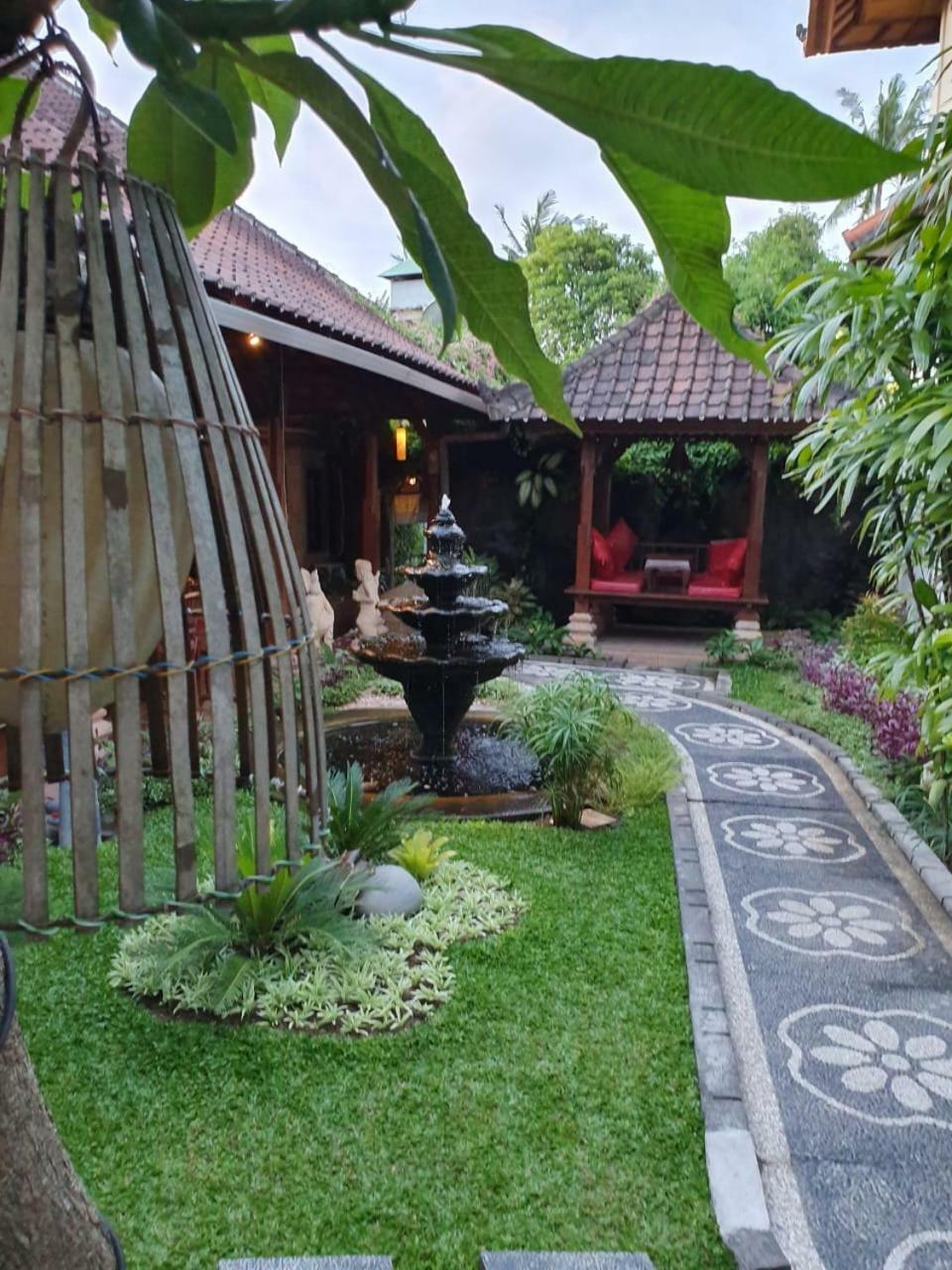 โรงแรมคัสนาดี เลอกีอัน ภายนอก รูปภาพ